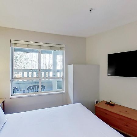 Town Plaza Suites Whistler Habitación foto
